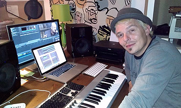 Michael Grossenbacher in seinem Heimstudio